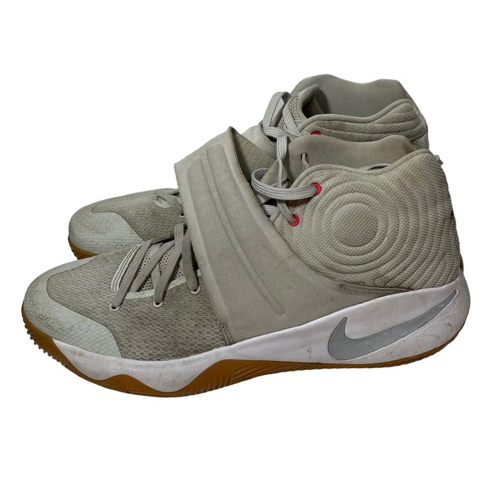 Nike Kyrie Irving White Basketball Training Shoes